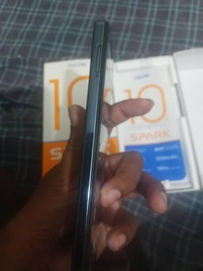 spark 10cTecno Other Model 10 by 10 condition khula hua Nahin hai