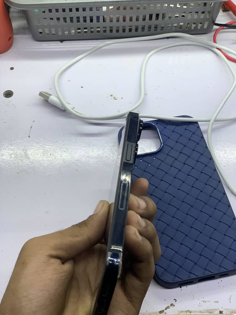 Apple iPhone 14 JV 5
