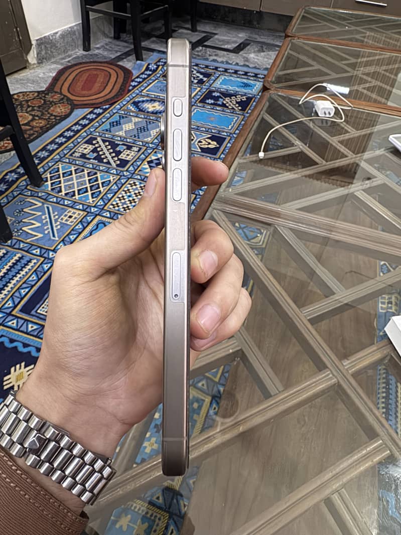 Apple iPhone 15 Pro Max 1
