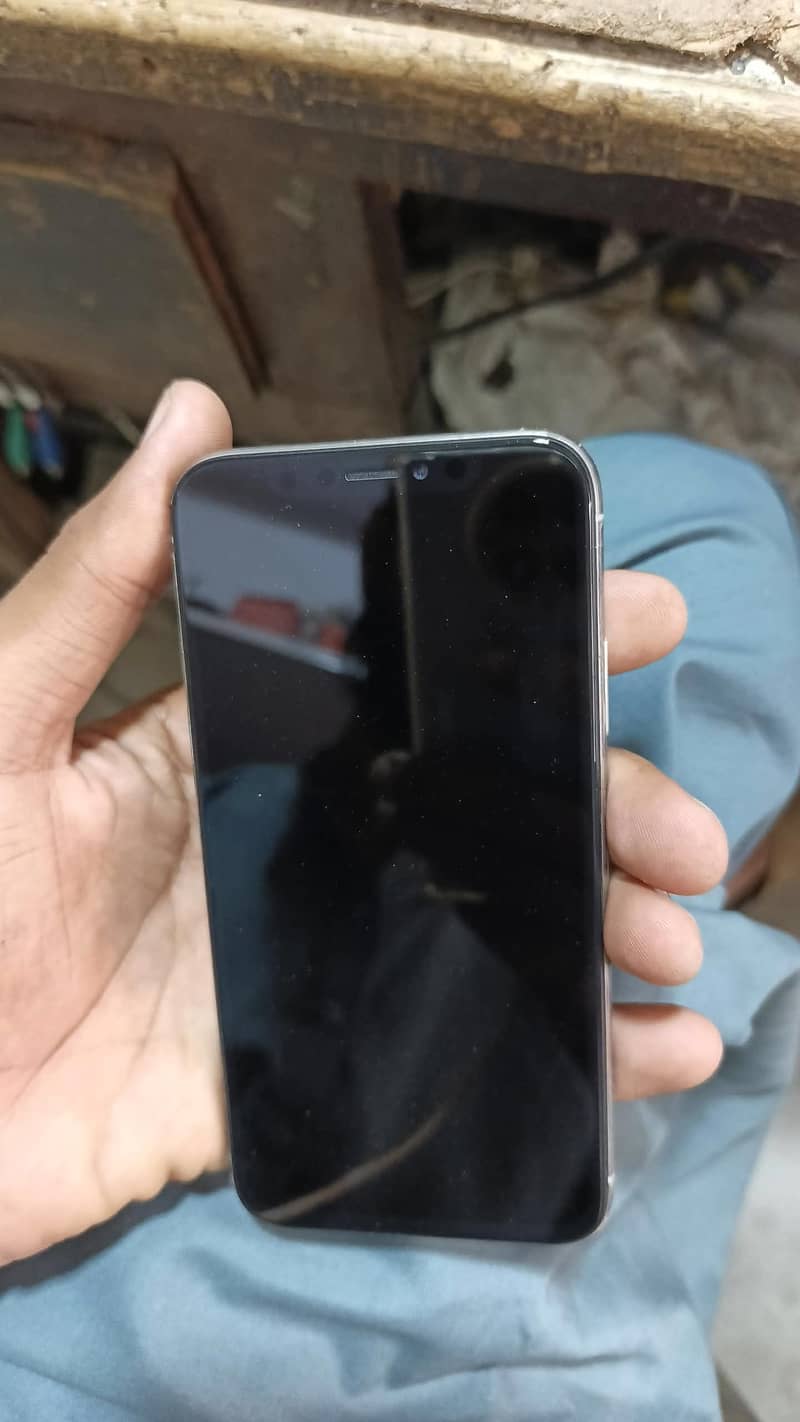Apple iPhone X 6