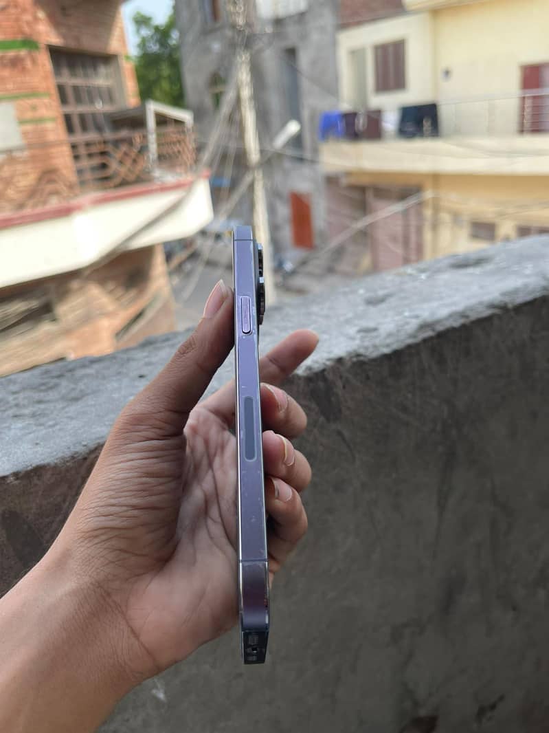 iPhone 14 Pro Max 4