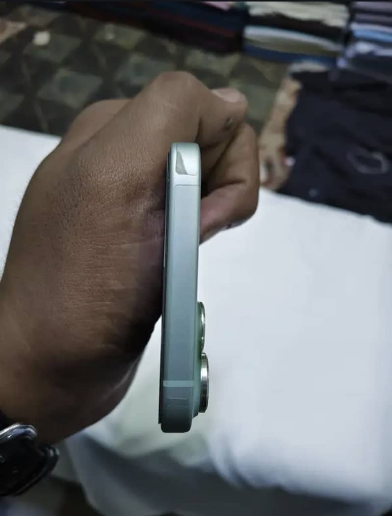 Apple iPhone 15 plus 1