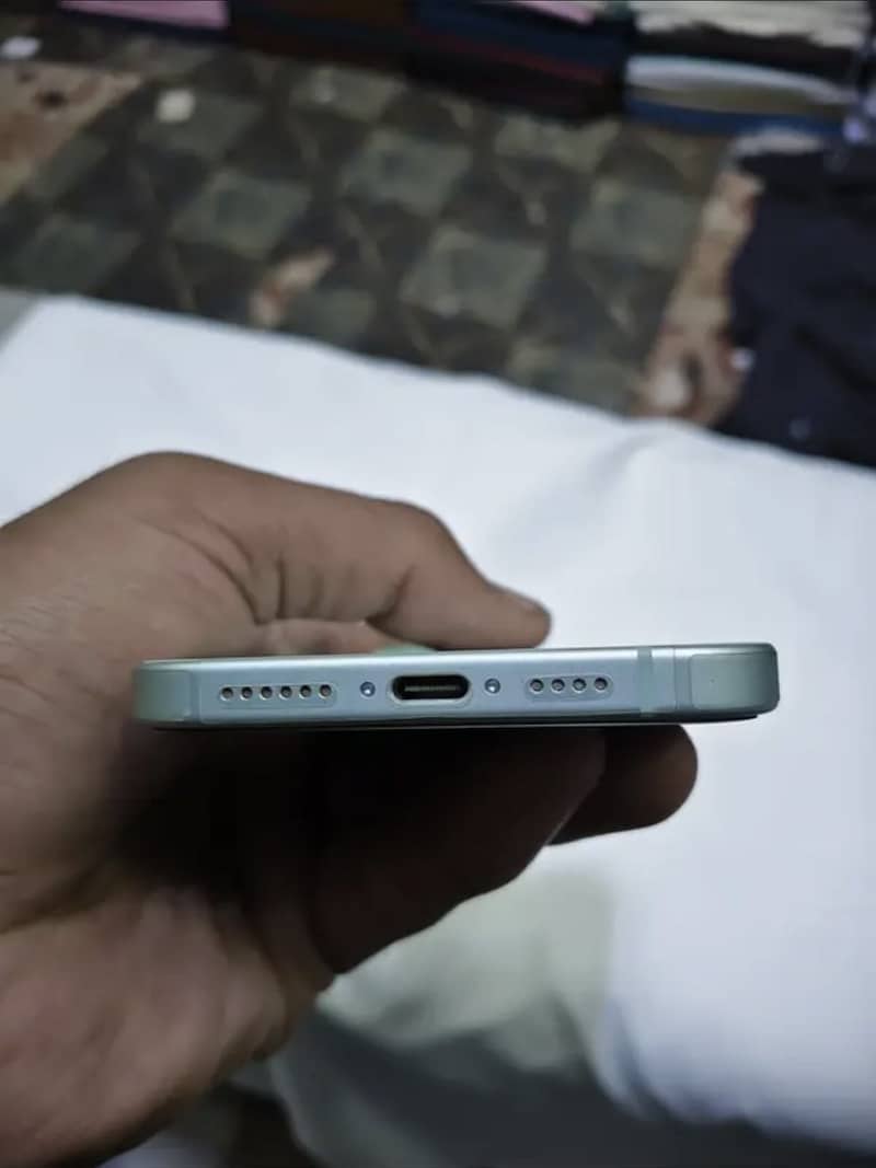 Apple iPhone 15 plus 7