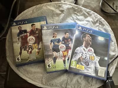 FIFA 15,16,18 (PS4)