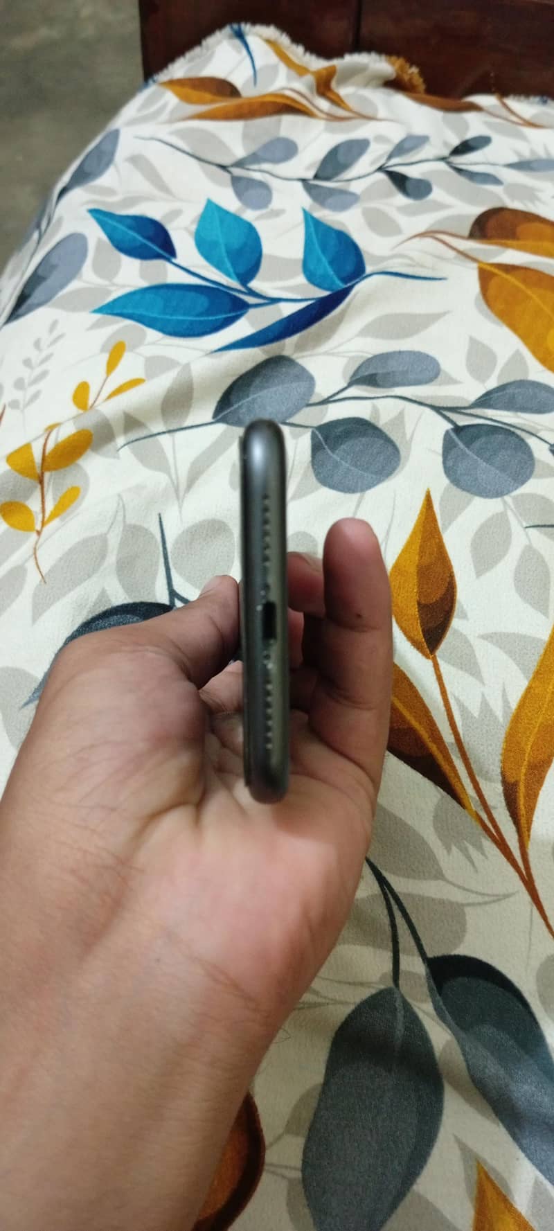 Apple iPhone 11 3
