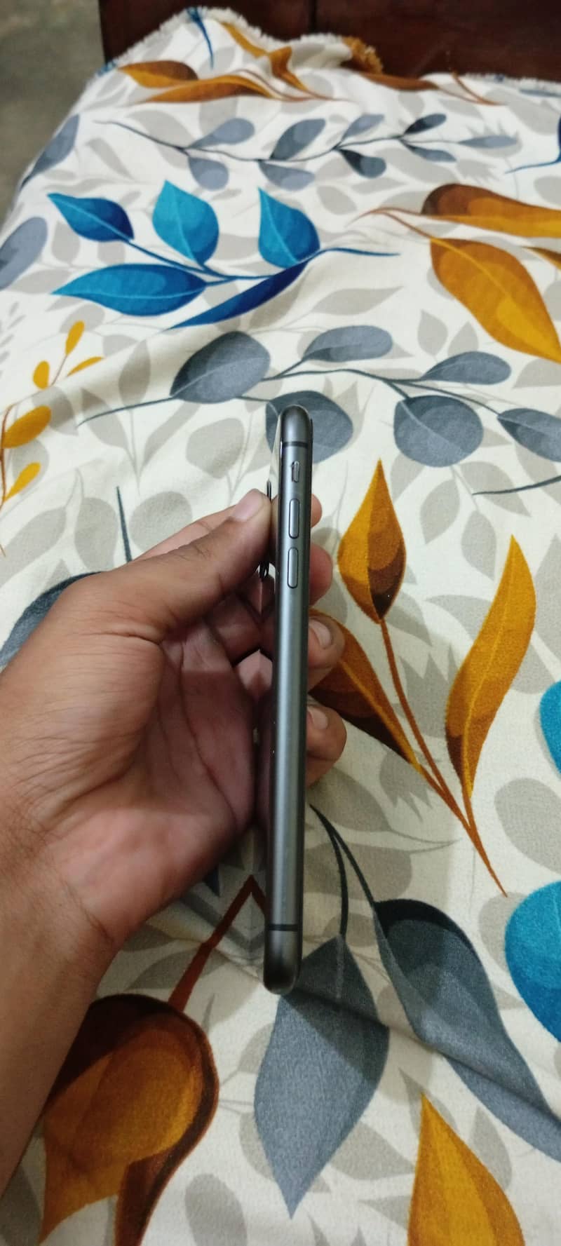 Apple iPhone 11 4