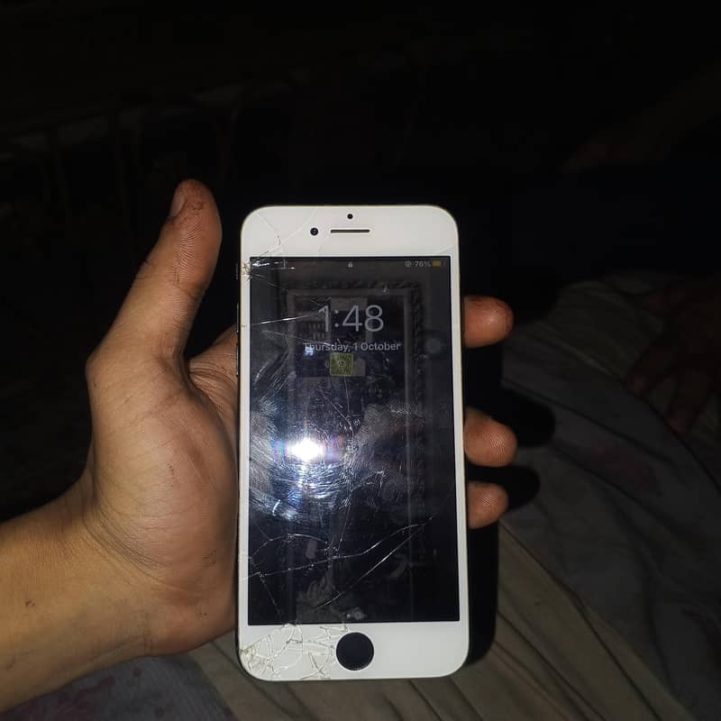 Apple iPhone 7 0