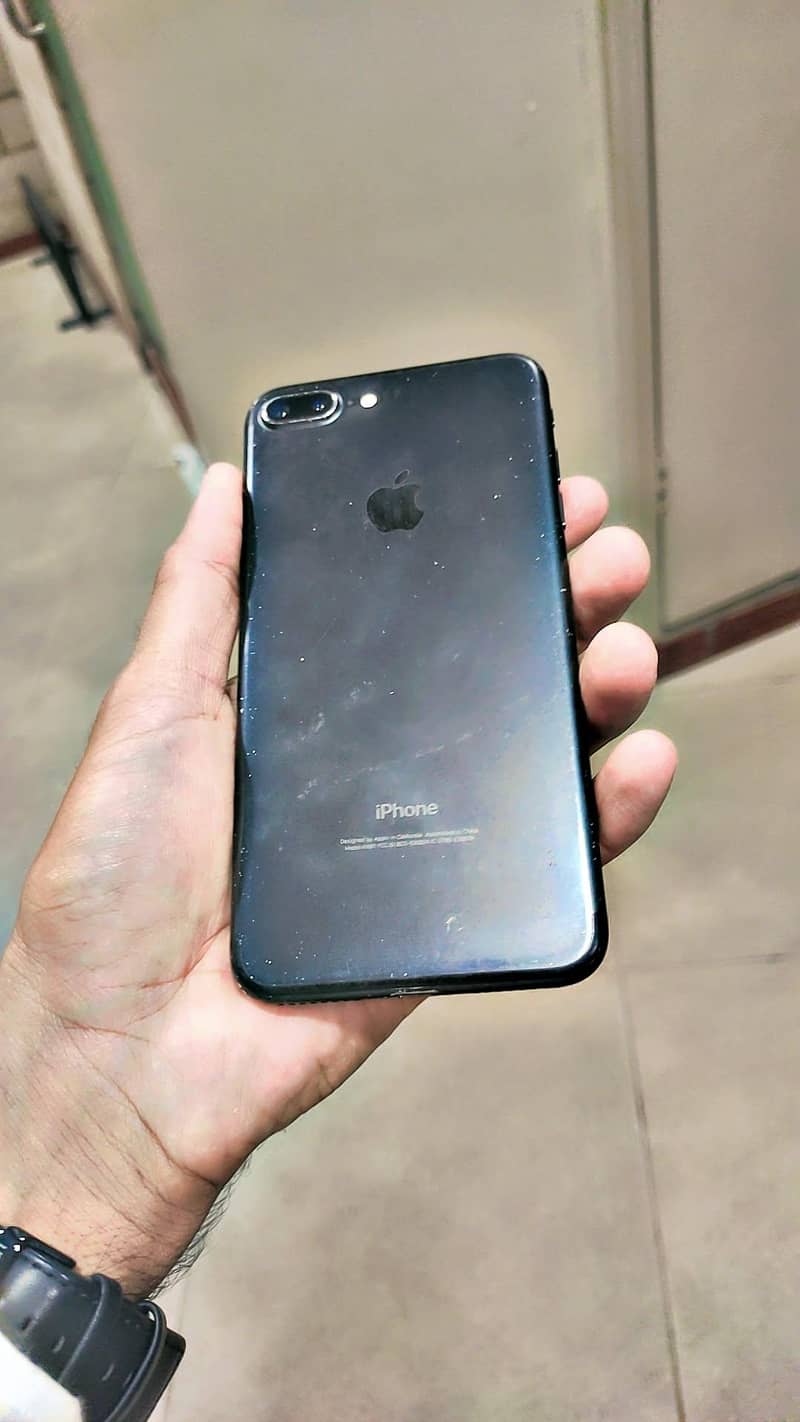 Apple iPhone 7 Plus 1