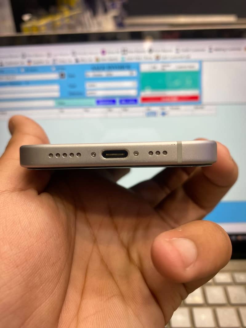 Apple iPhone 15 3