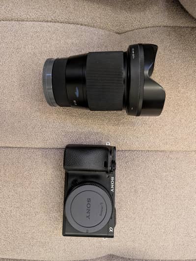 Slightly used a6400 with 16mm 1.4 lens 2 batteries