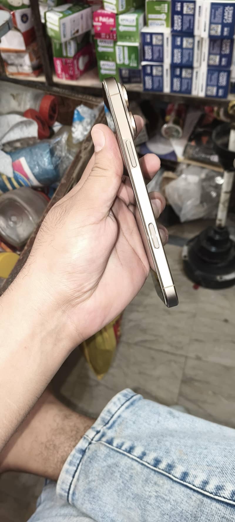 Apple iPhone 16 Pro Max 1