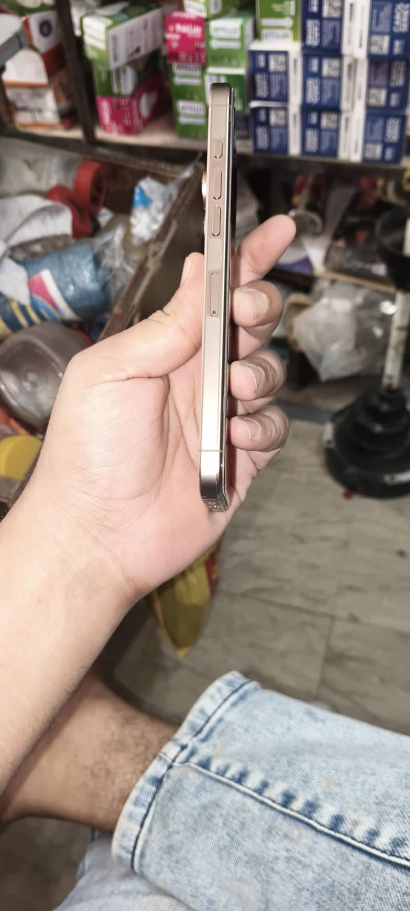 Apple iPhone 16 Pro Max 2