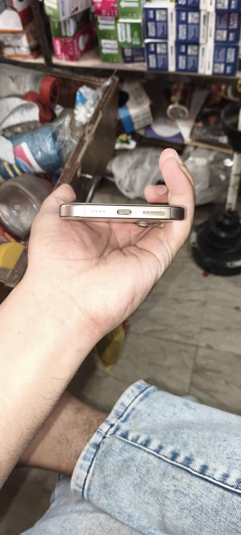 Apple iPhone 16 Pro Max 4