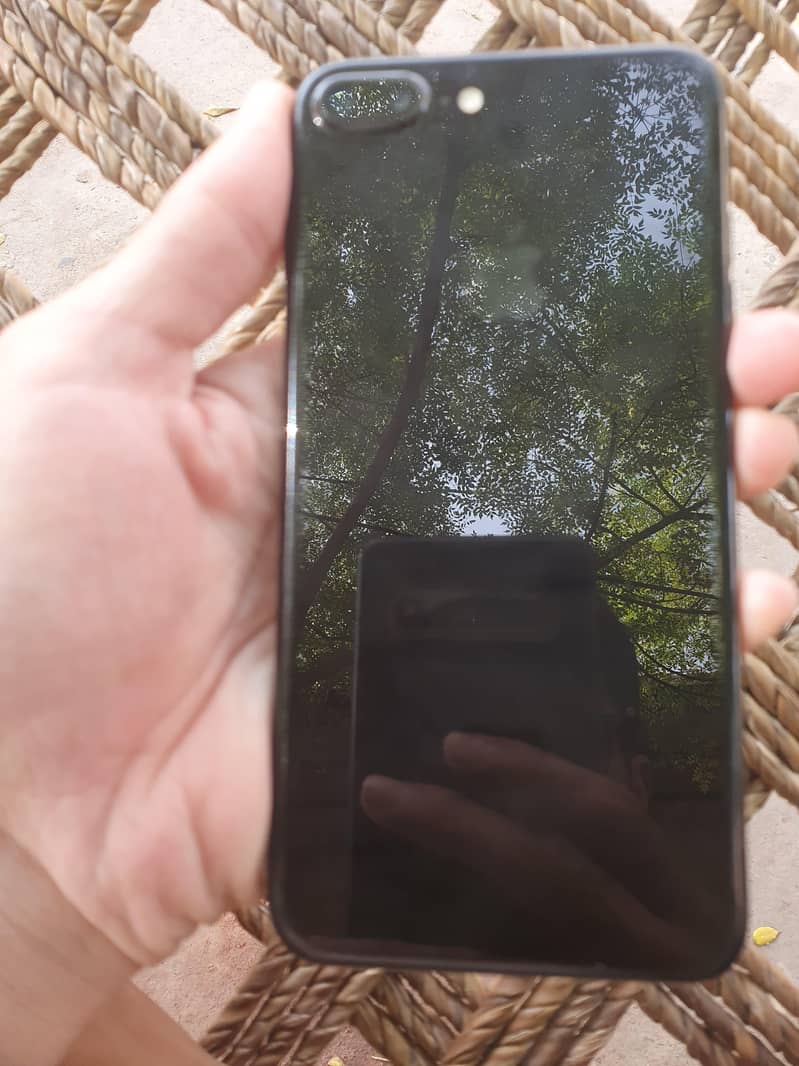 Apple iPhone 7 Plus 0
