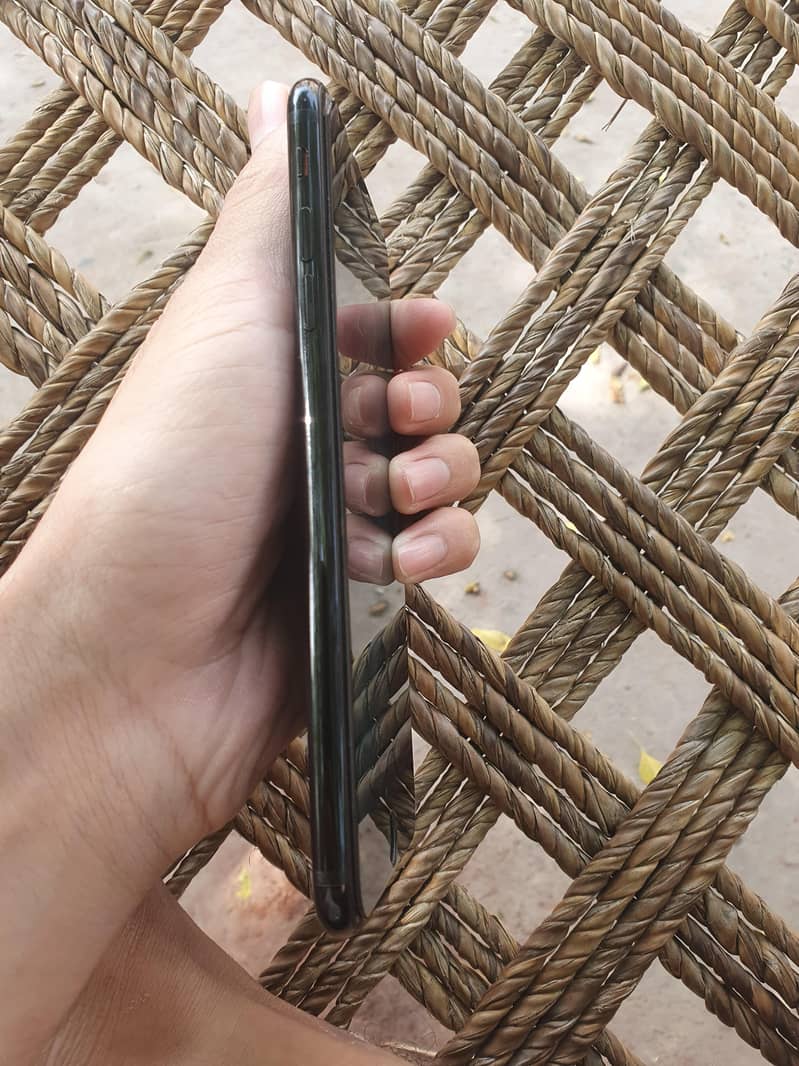 Apple iPhone 7 Plus 1