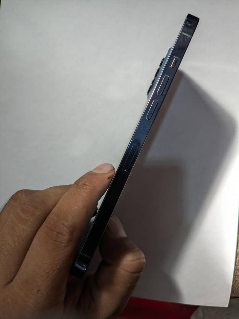 Apple iPhone 12 Pro Max 4