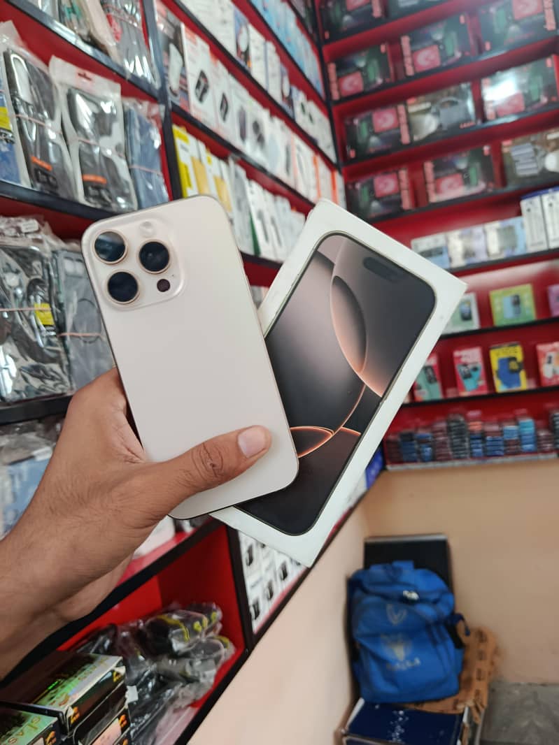 Apple iPhone 16 Pro 1