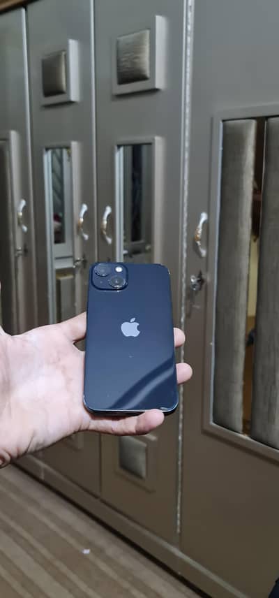 Apple iPhone 13