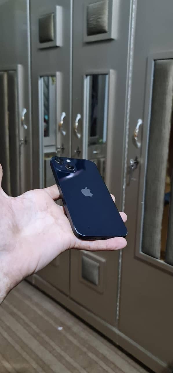 Apple iPhone 13 1