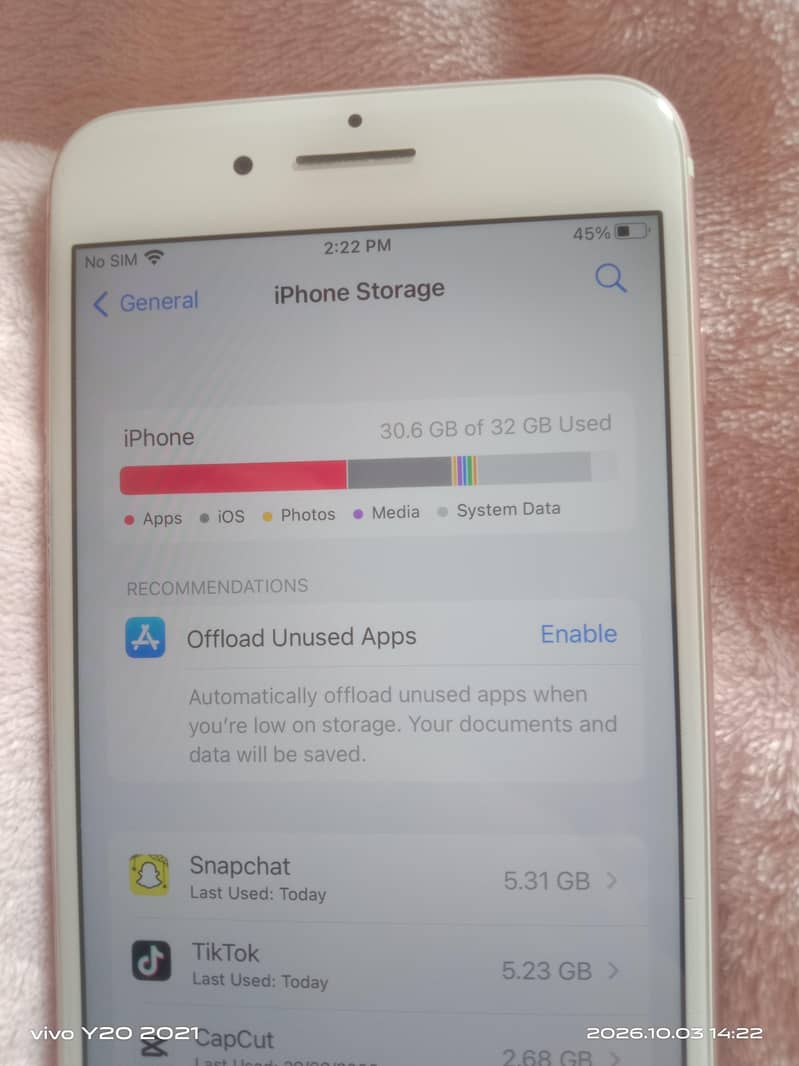 Apple iPhone 7 Plus 1