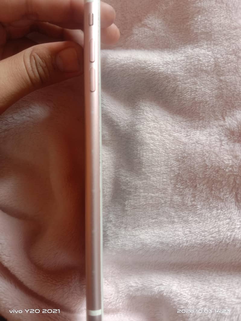 Apple iPhone 7 Plus 3