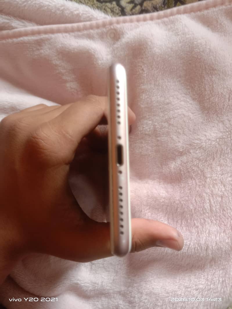 Apple iPhone 7 Plus 4