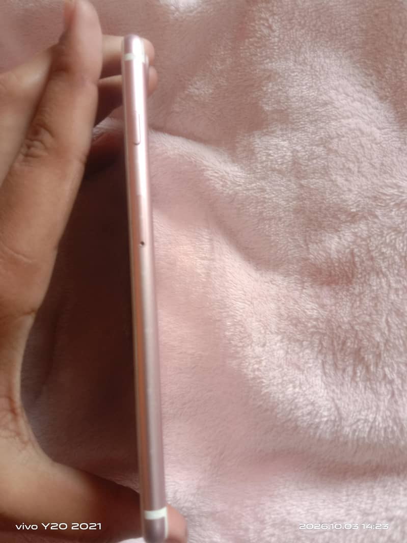 Apple iPhone 7 Plus 5