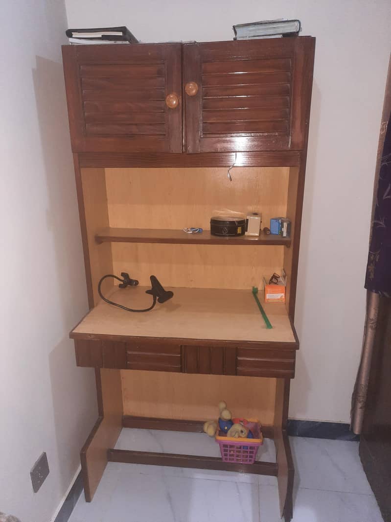 Study table For sell ( urgent ) 0