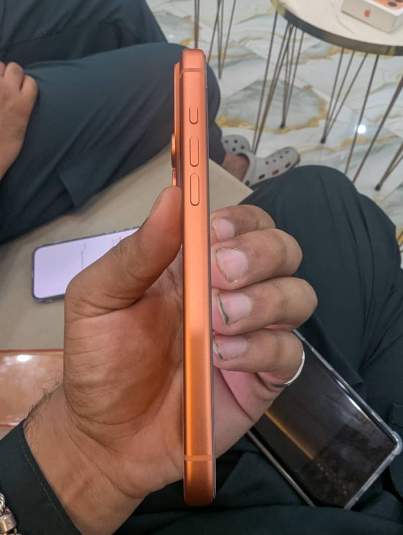 Apple iPhone 17 Pro Max 6