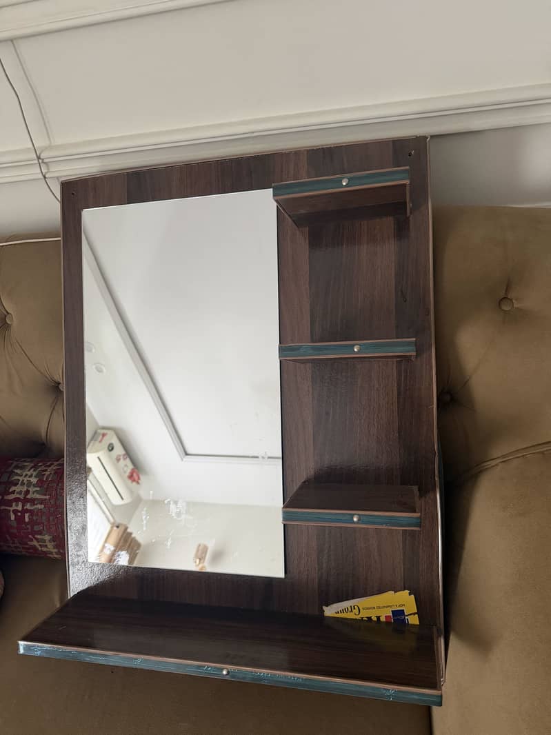 Mirror Stand 1
