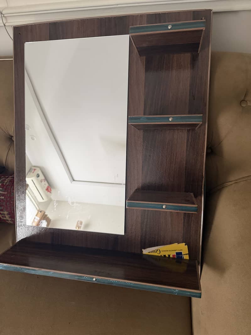 Mirror Stand 2