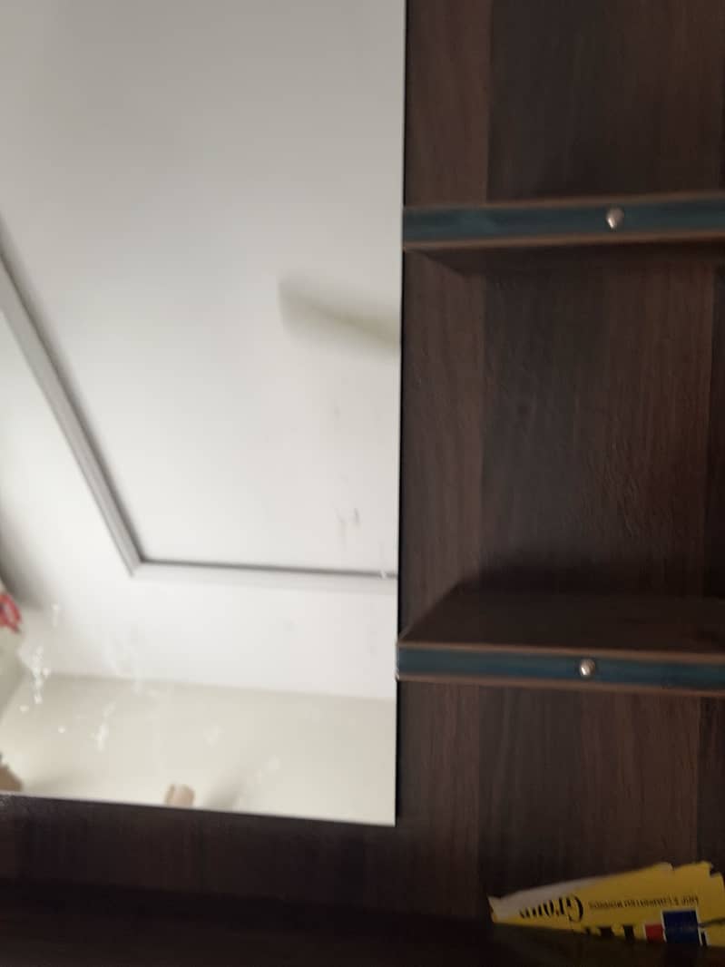 Mirror Stand 5