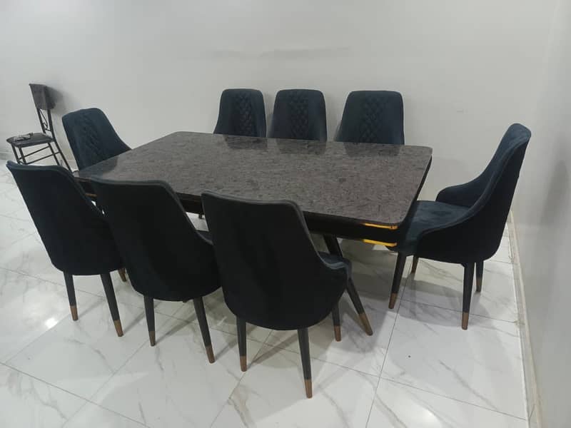 Dining table 0
