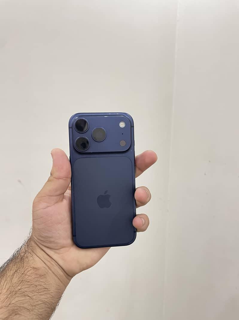 Apple iPhone 17 Pro 3