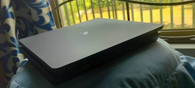 PS4 Slim 500GB + Major Digital Games – Like New Condition