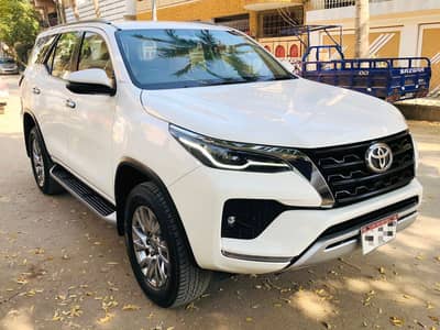 Toyota Fortuner V 2022