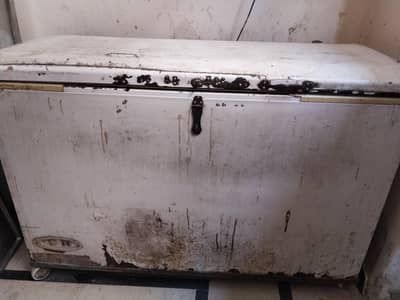 Waves Old Model Fridge - Heavy Body - Excellent Cooling