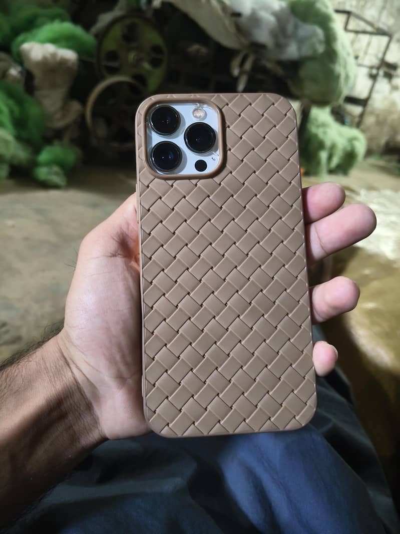 Apple iPhone 13 Pro Max 2