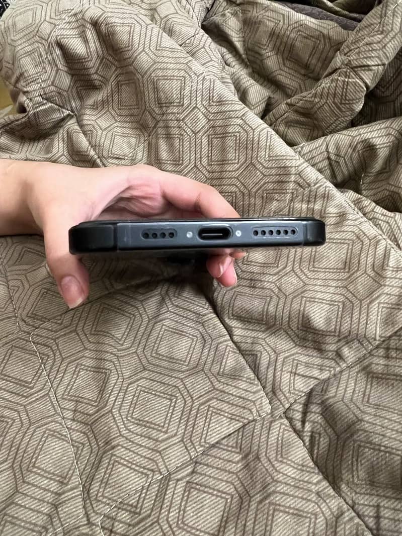 Apple iPhone 16 Plus 5
