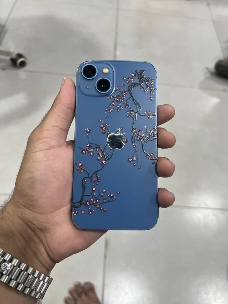 Apple iPhone 13 5