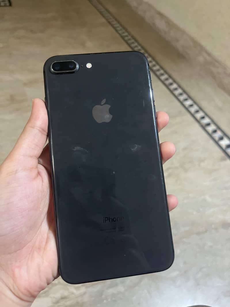 Apple iPhone 8 Plus 0