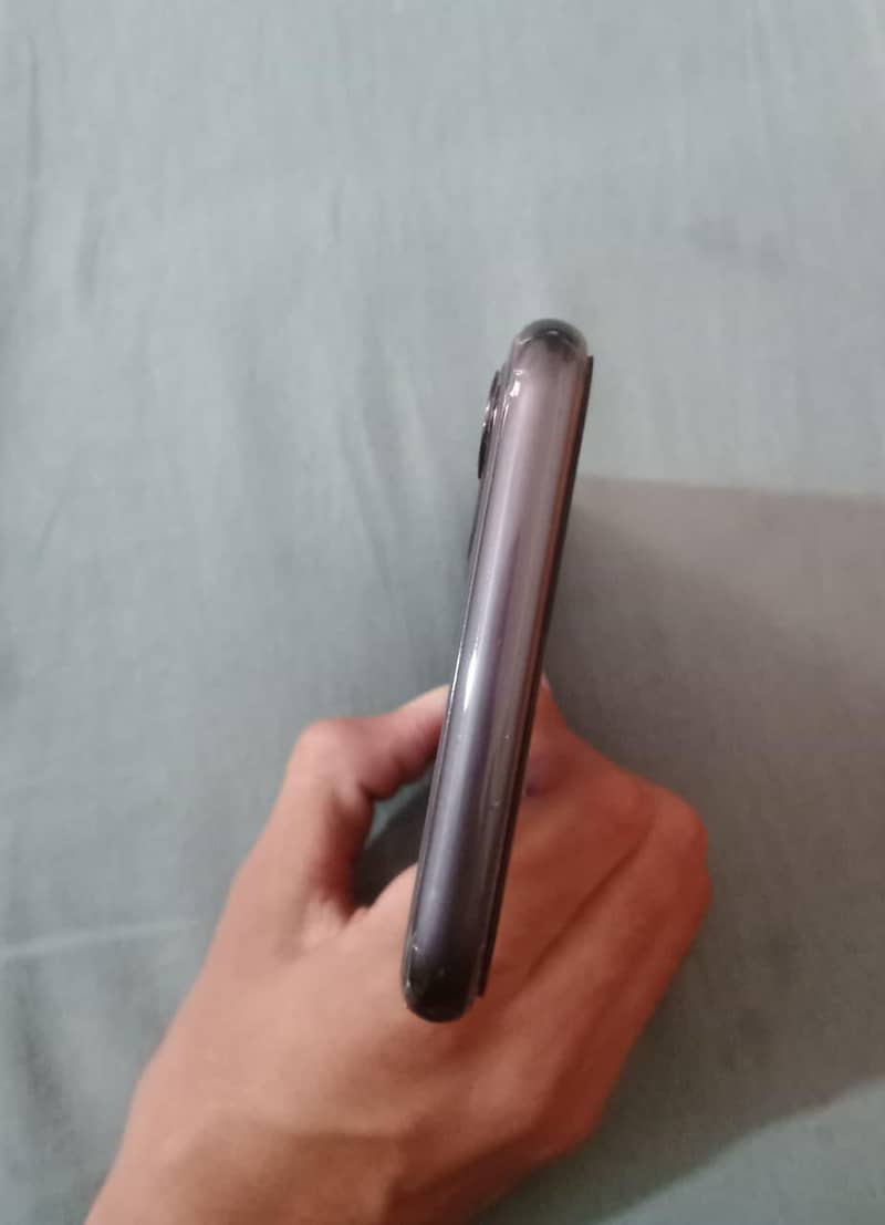 Apple iPhone 11 8