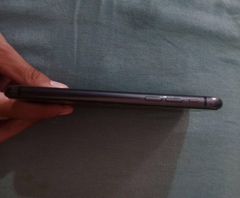 Apple iPhone 11 11