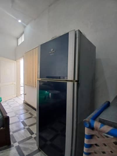 Large Refrigerator Non-Inverter/Like New Condition/Slightly Used