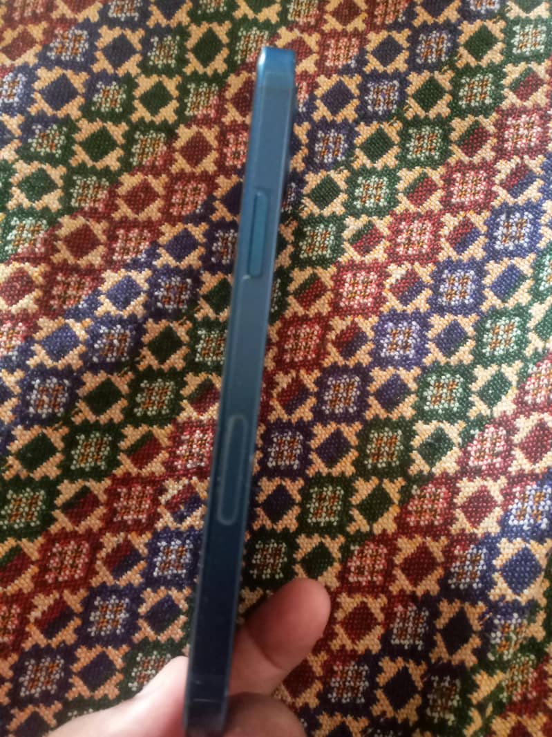 Apple iPhone 12 2