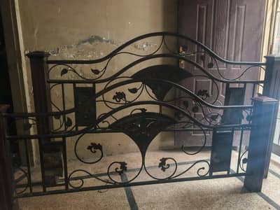 Only panti or sarana