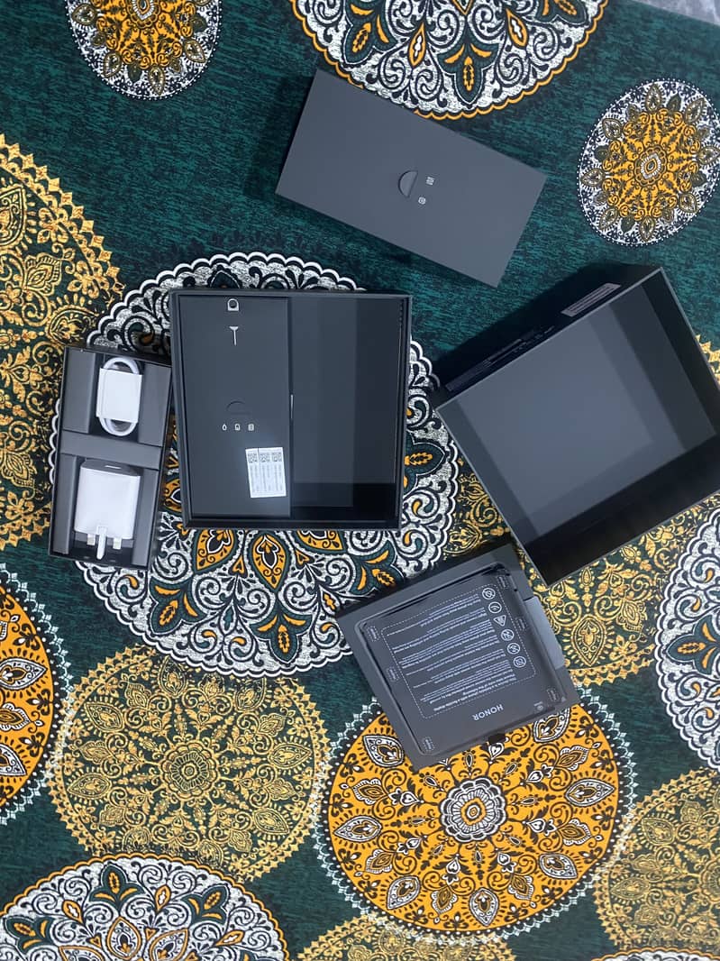 Honor Magic V6 7
