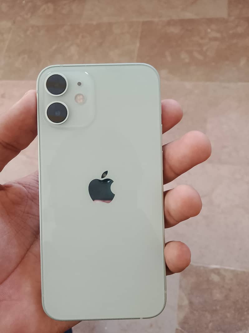 Apple iPhone 12 mini 4