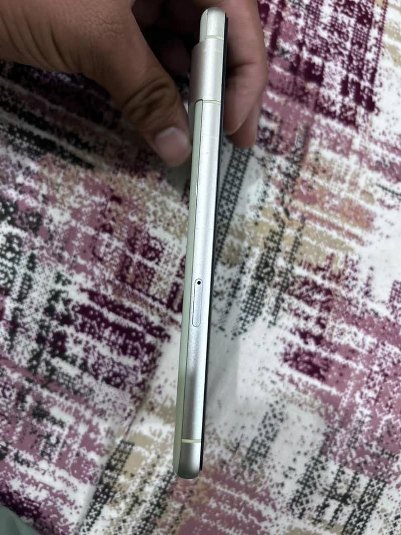 Google Pixel 7 4