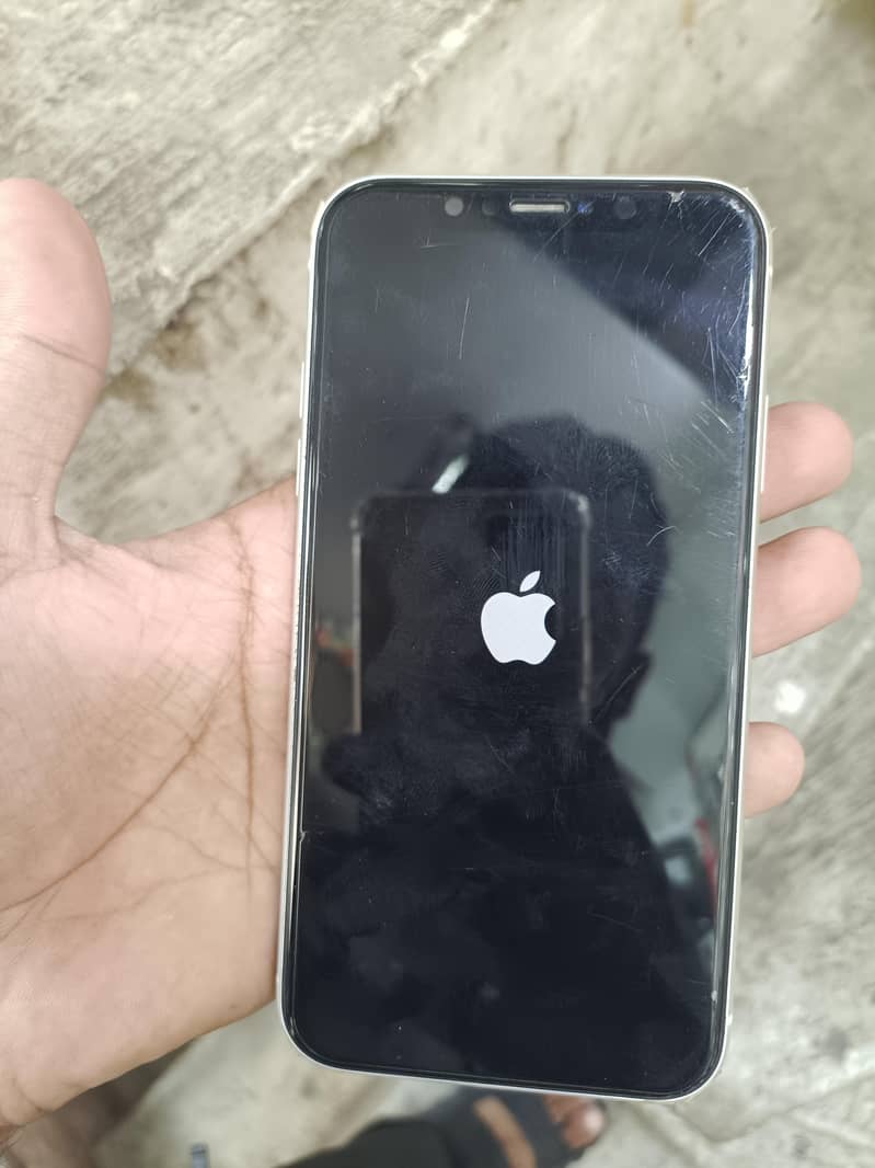 Apple iPhone XR 1